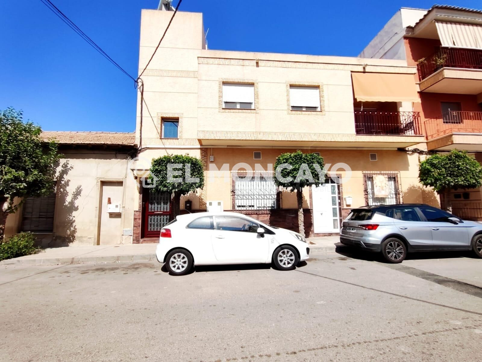Fantástico apartamento tipo dúplex con solárium privado y entrada independiente en el centro de Benejúzar