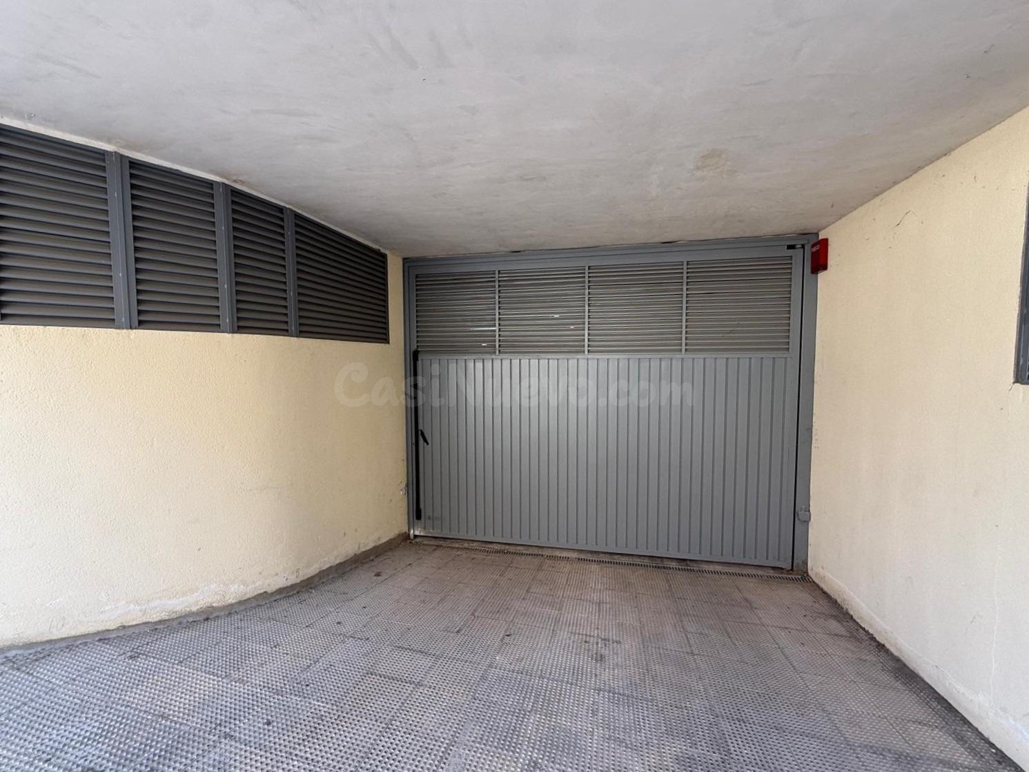 EN VENTA 23 PLAZAS DE APARCAMIENTO EN SALESIANOS - foto 2