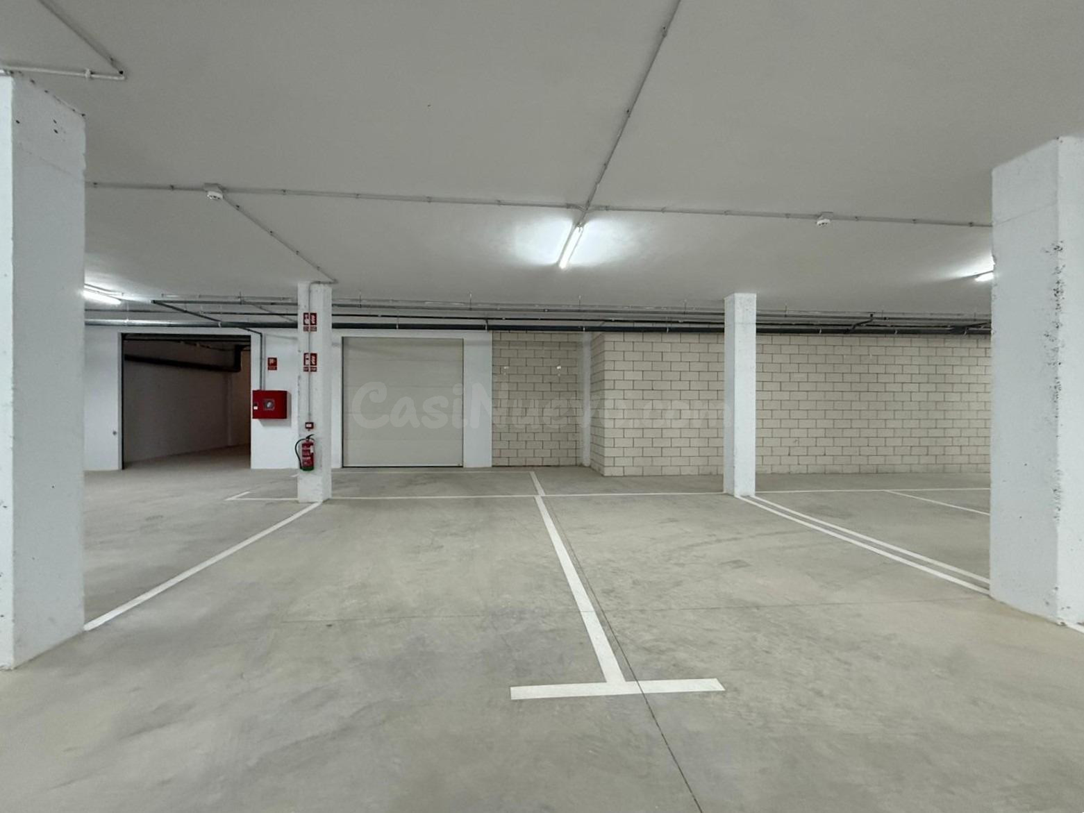 EN VENTA 23 PLAZAS DE APARCAMIENTO EN SALESIANOS - foto 3