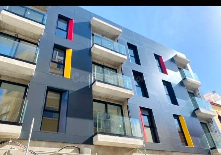 ALQUILER DE LARGA TEMPORADA - FABULOSO PISO DE OBRA NUEVA - SIN AMUEBLAR Y CON TRASTERO