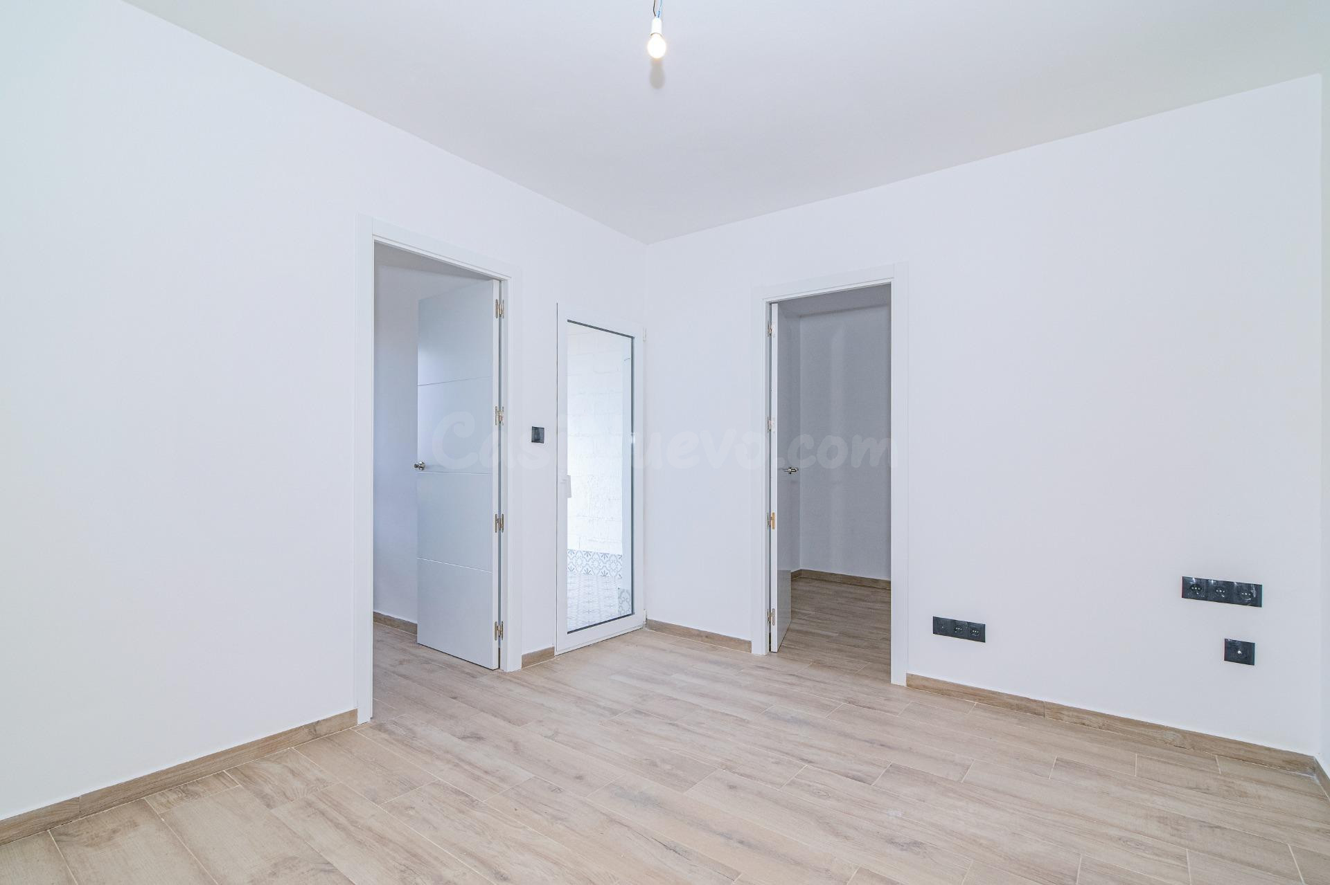 VENTA 5 DORMITORIOS. BAÑO. ASEO. REFORMADO - foto 3