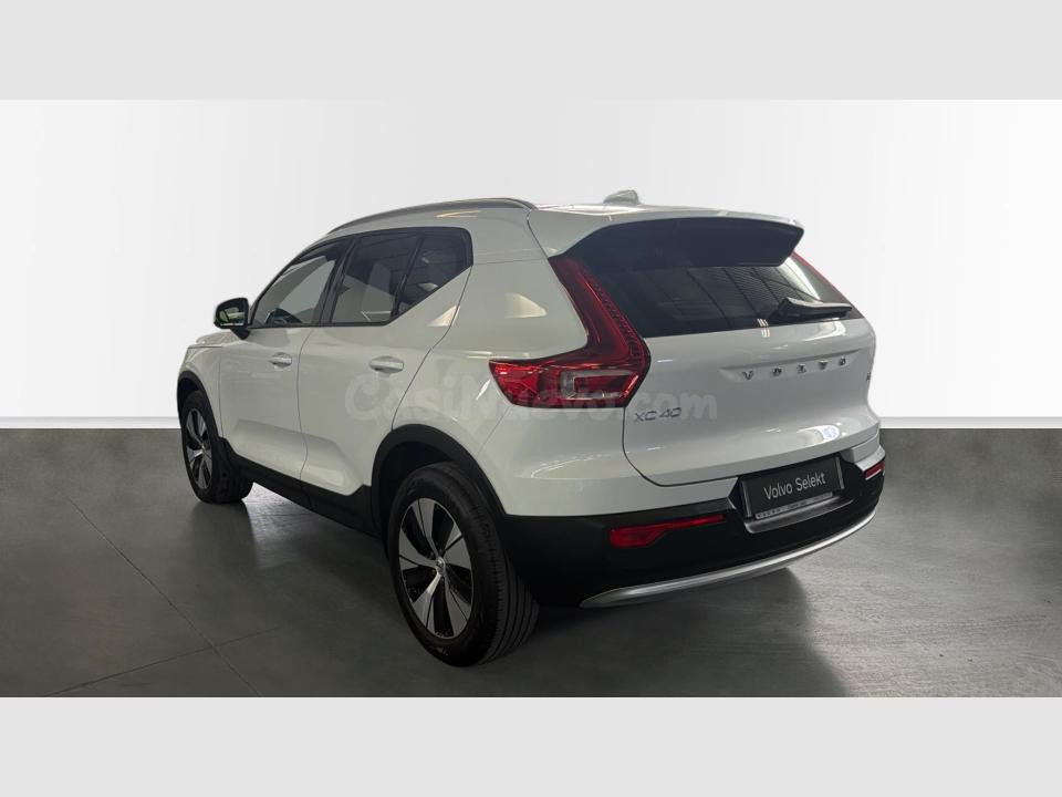 Volvo  XC40 Core, B3 Mild Hybrid, Gasolina, 33.900€ - foto 2