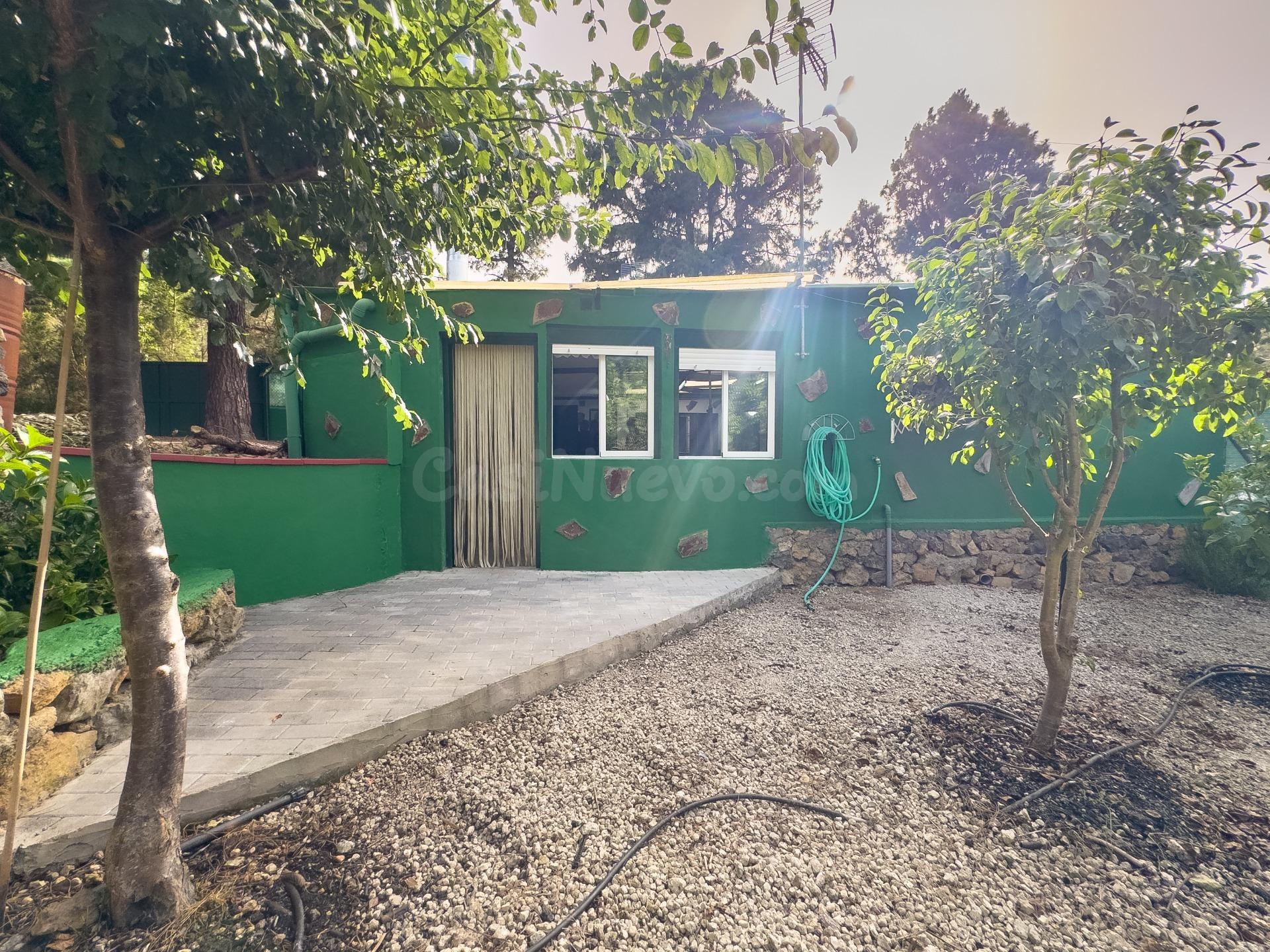 Finca rústica de 5.330 m2 con construcción de 94 m2 en La Florida