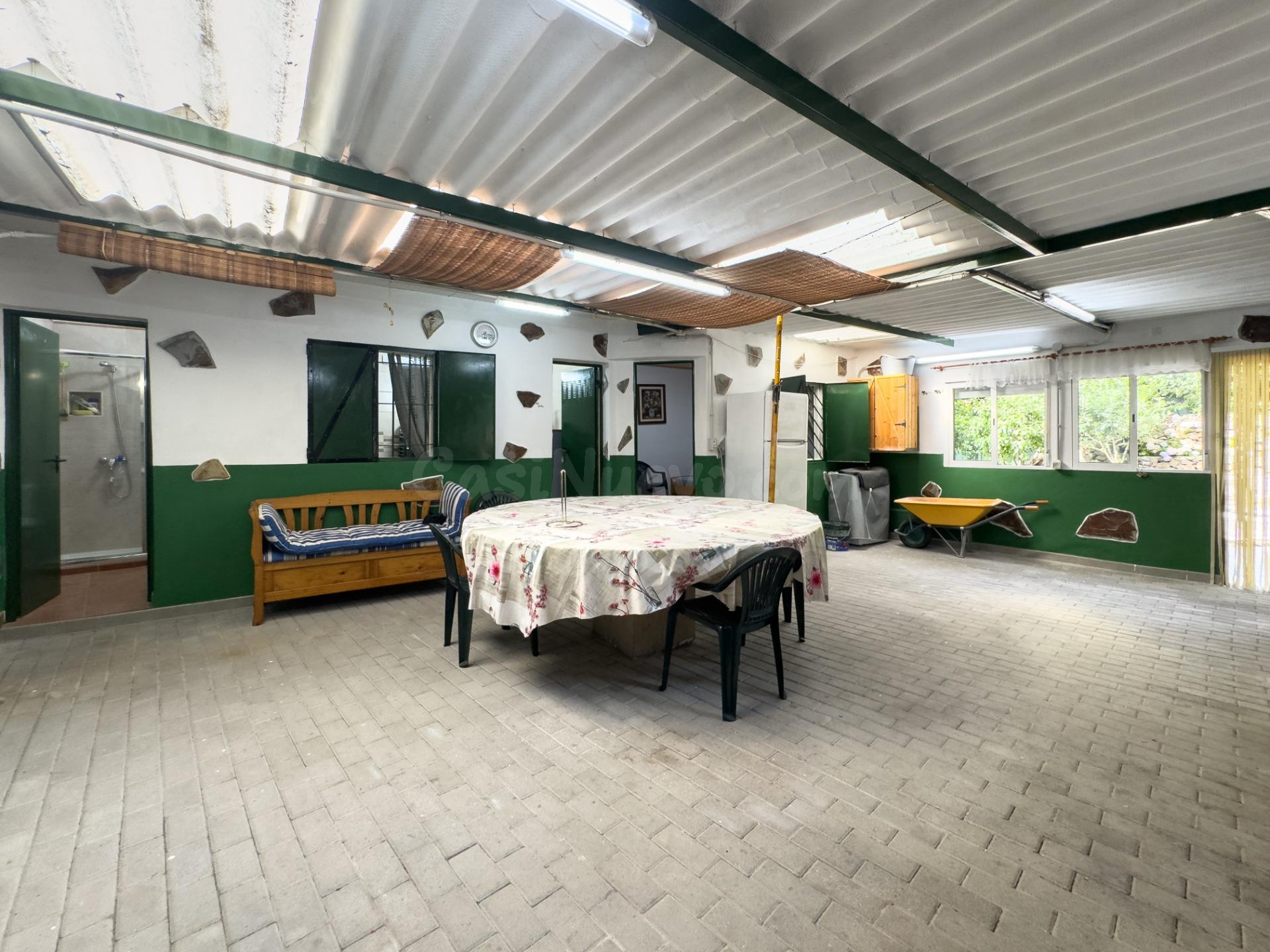 Finca rústica de 5.330 m2 con construcción de 94 m2 en La Fl - foto 2