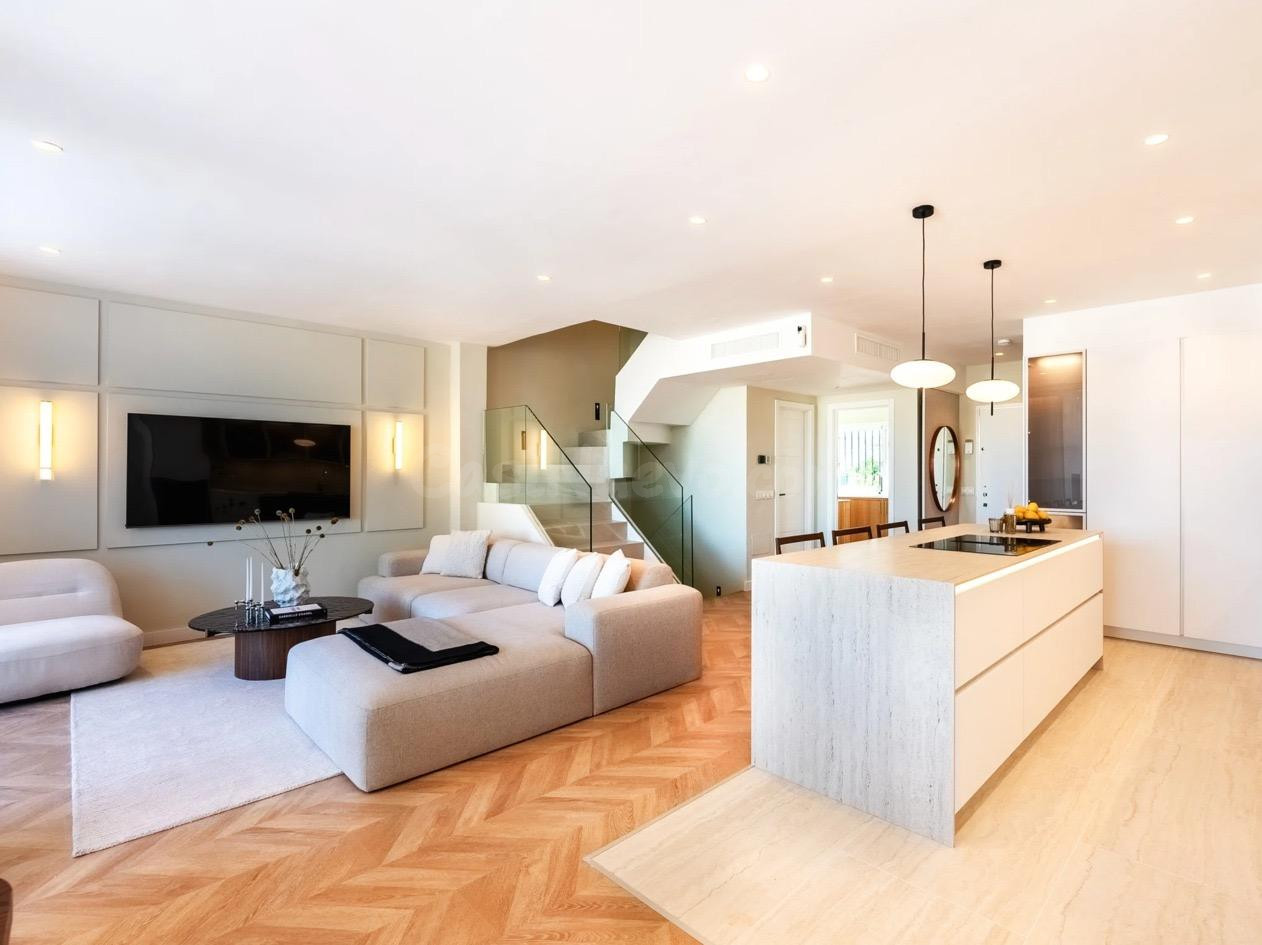 VILLA DE LUJO EN LA MILLA DE ORO MARBELLA A UN PASO DE LA PL - foto 7