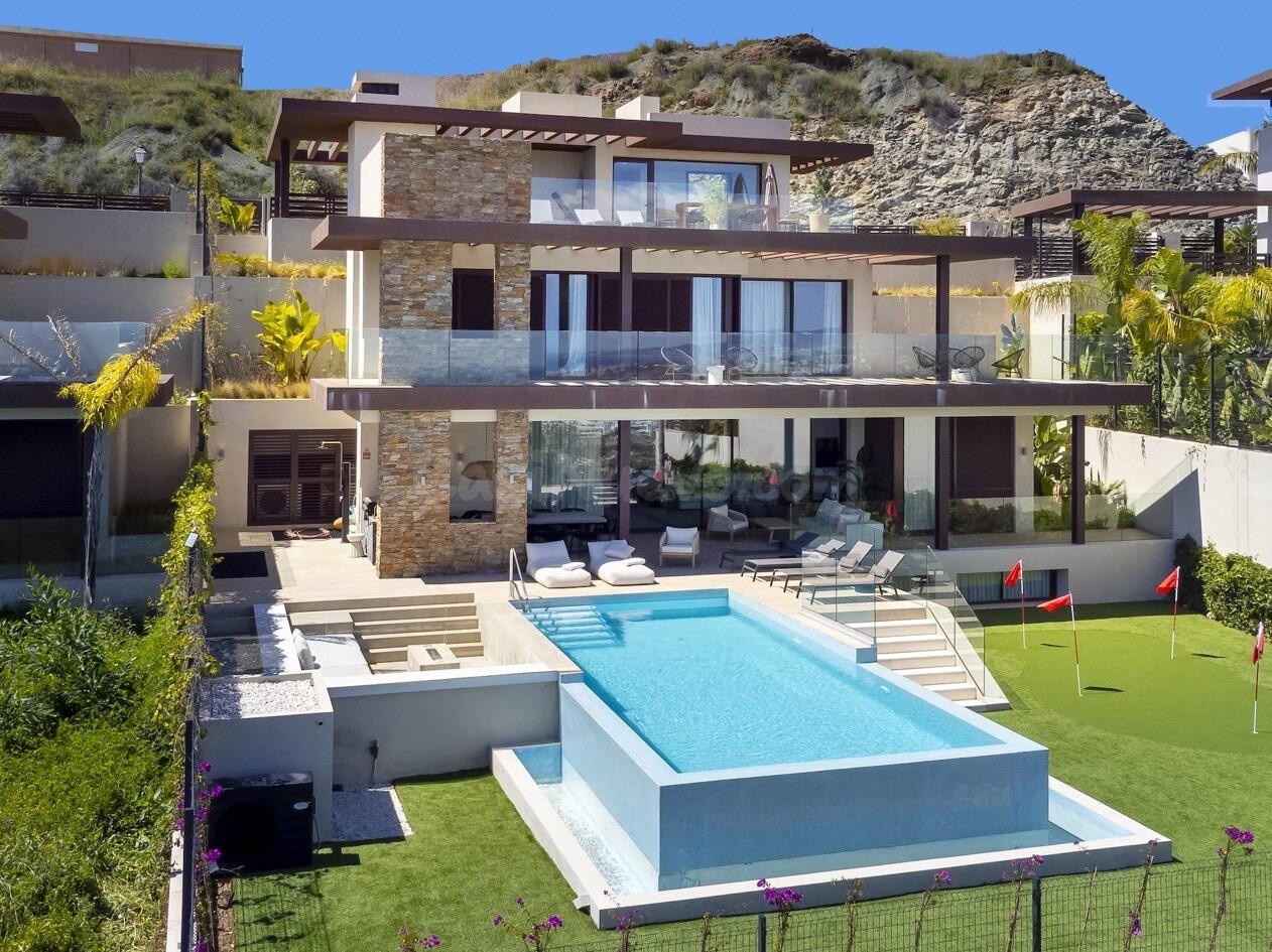 VILLA DE LUJO EN BENAHAVIS, BeLAGOM