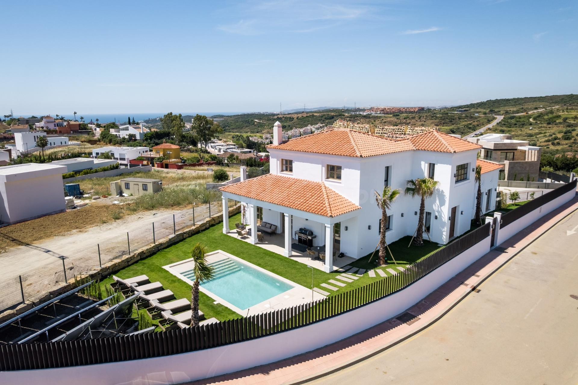 VILLA DE LUJO ESTEPONA, URB. VALLE ROMANO - foto 3