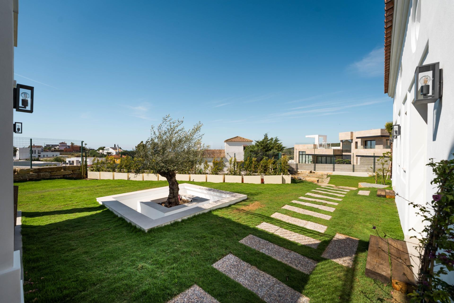 VILLA DE LUJO ESTEPONA, URB. VALLE ROMANO - foto 32