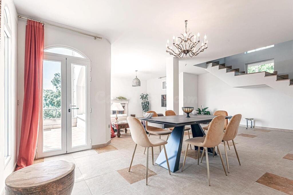 VIVIENDA DE DISEÑO CON PISCINA PRIVADA EN LA URBANIZACIÓN JA - foto 11