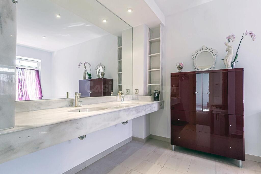 VIVIENDA DE DISEÑO CON PISCINA PRIVADA EN LA URBANIZACIÓN JA - foto 31