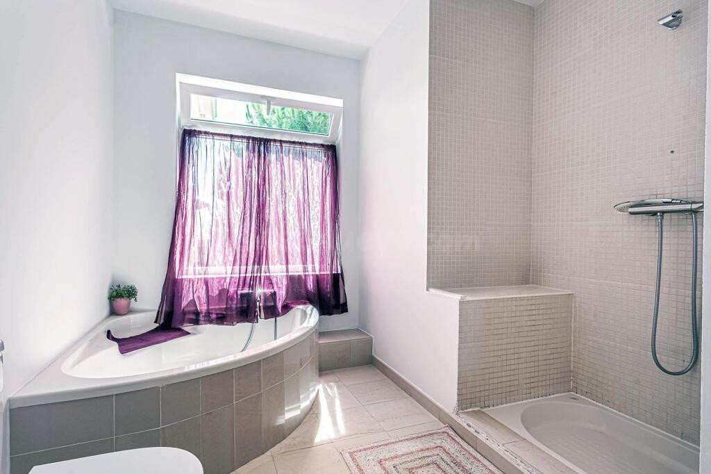 VIVIENDA DE DISEÑO CON PISCINA PRIVADA EN LA URBANIZACIÓN JA - foto 32