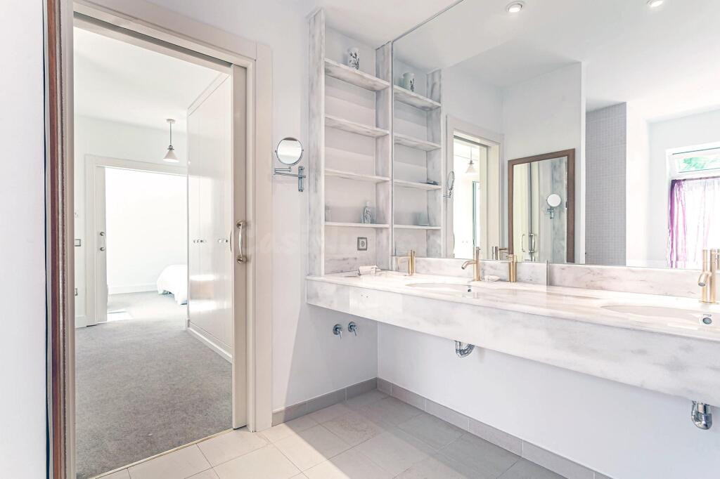 VIVIENDA DE DISEÑO CON PISCINA PRIVADA EN LA URBANIZACIÓN JA - foto 33