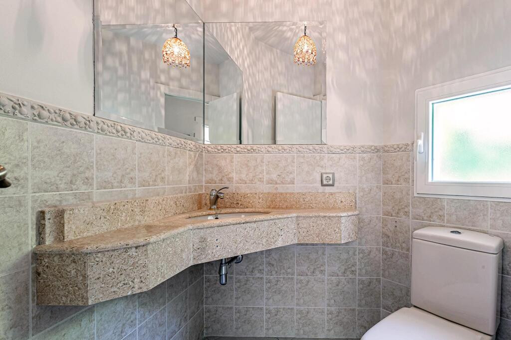 VIVIENDA DE DISEÑO CON PISCINA PRIVADA EN LA URBANIZACIÓN JA - foto 5