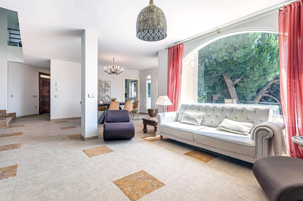 VIVIENDA DE DISEÑO CON PISCINA PRIVADA EN LA URBANIZACIÓN JA - foto 9