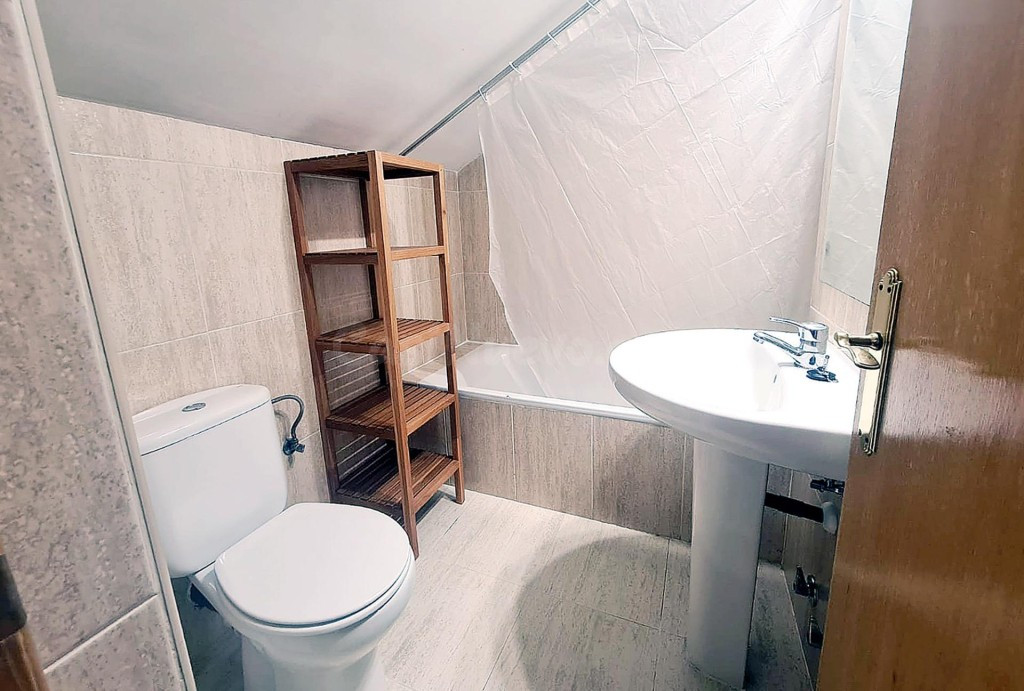EN ALQUILER PARA ESTUDIANTES, ÚLTIMA HABITACIÓN EN CHALET DE - foto 4