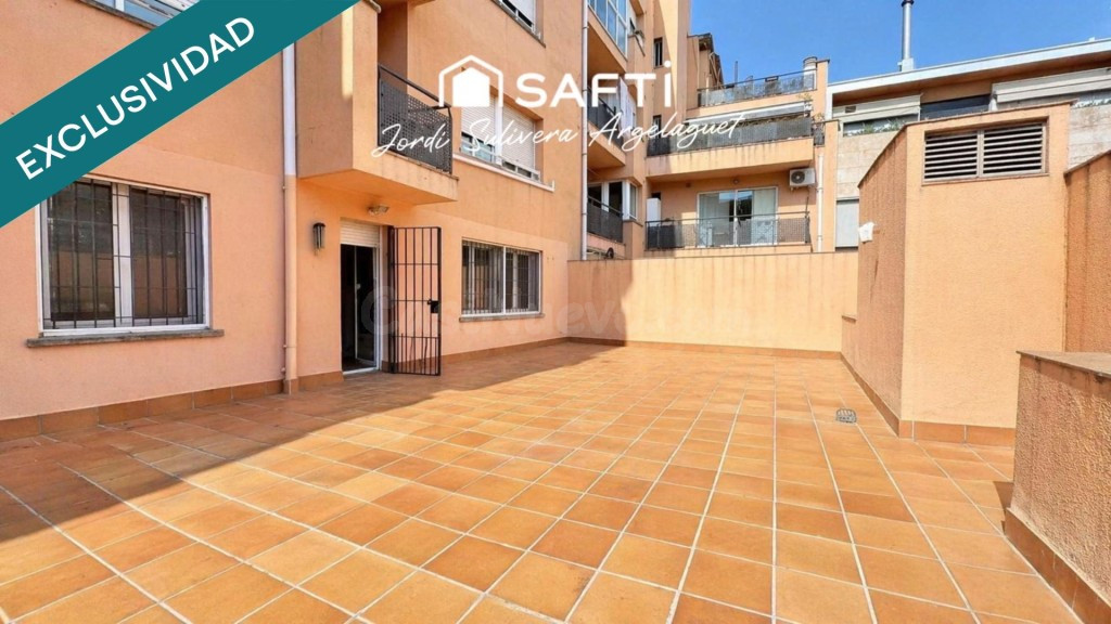 OPORTUNIDAD PISO REFORMADO CON ESPECTACULAR TERRAZA PRIVADA EN GIRONA