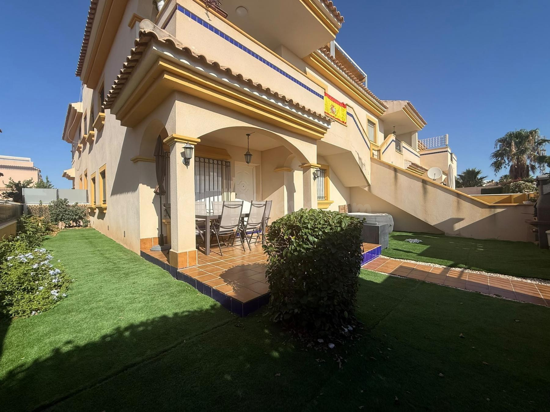 BUNGALOW CON JARDÍN PRIVADO Y PISCINA COMUNITARIA | LOMAS DE CABO ROIG
