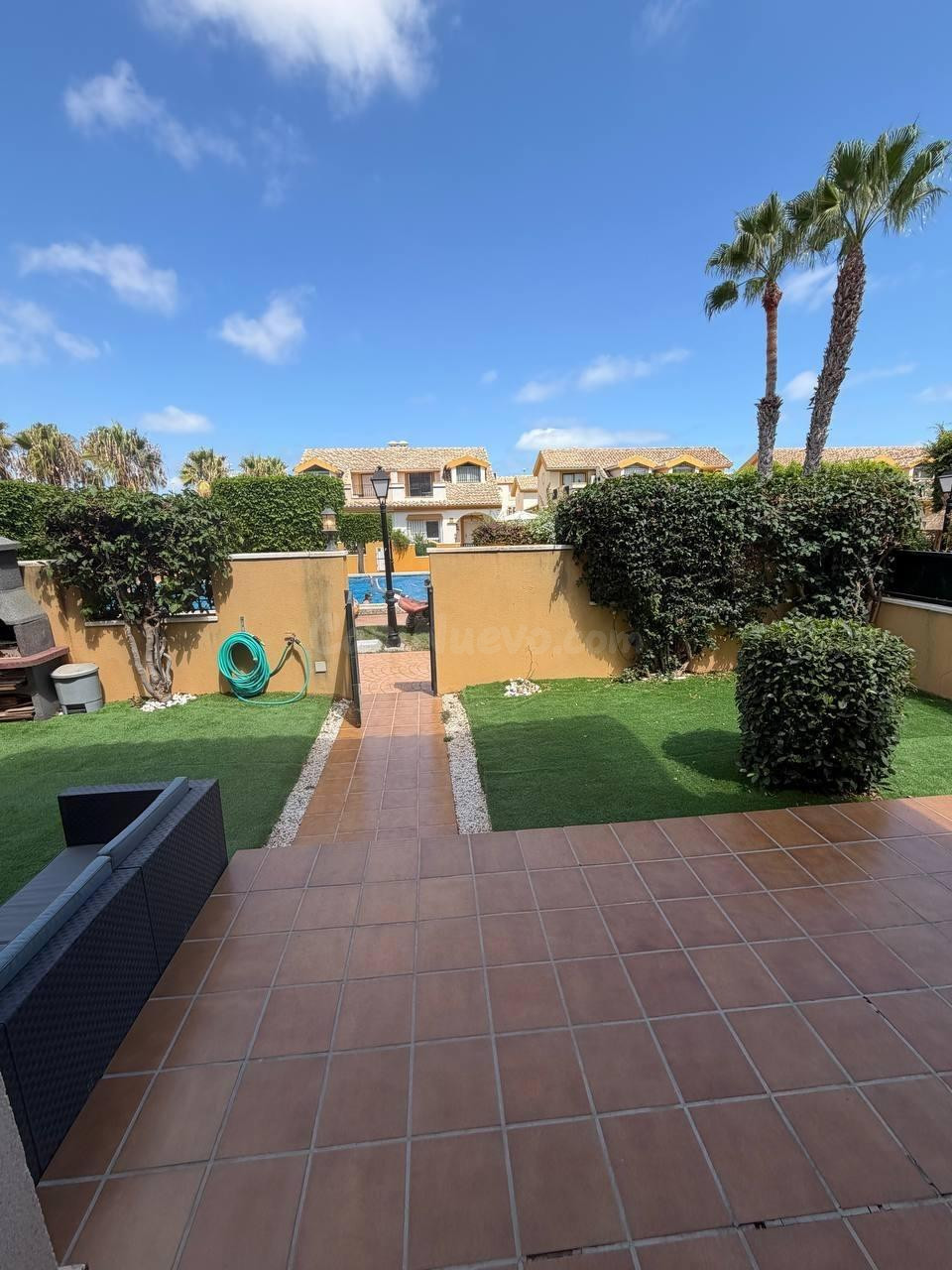 BUNGALOW CON JARDÍN PRIVADO Y PISCINA COMUNITARIA | LOMAS DE - foto 5