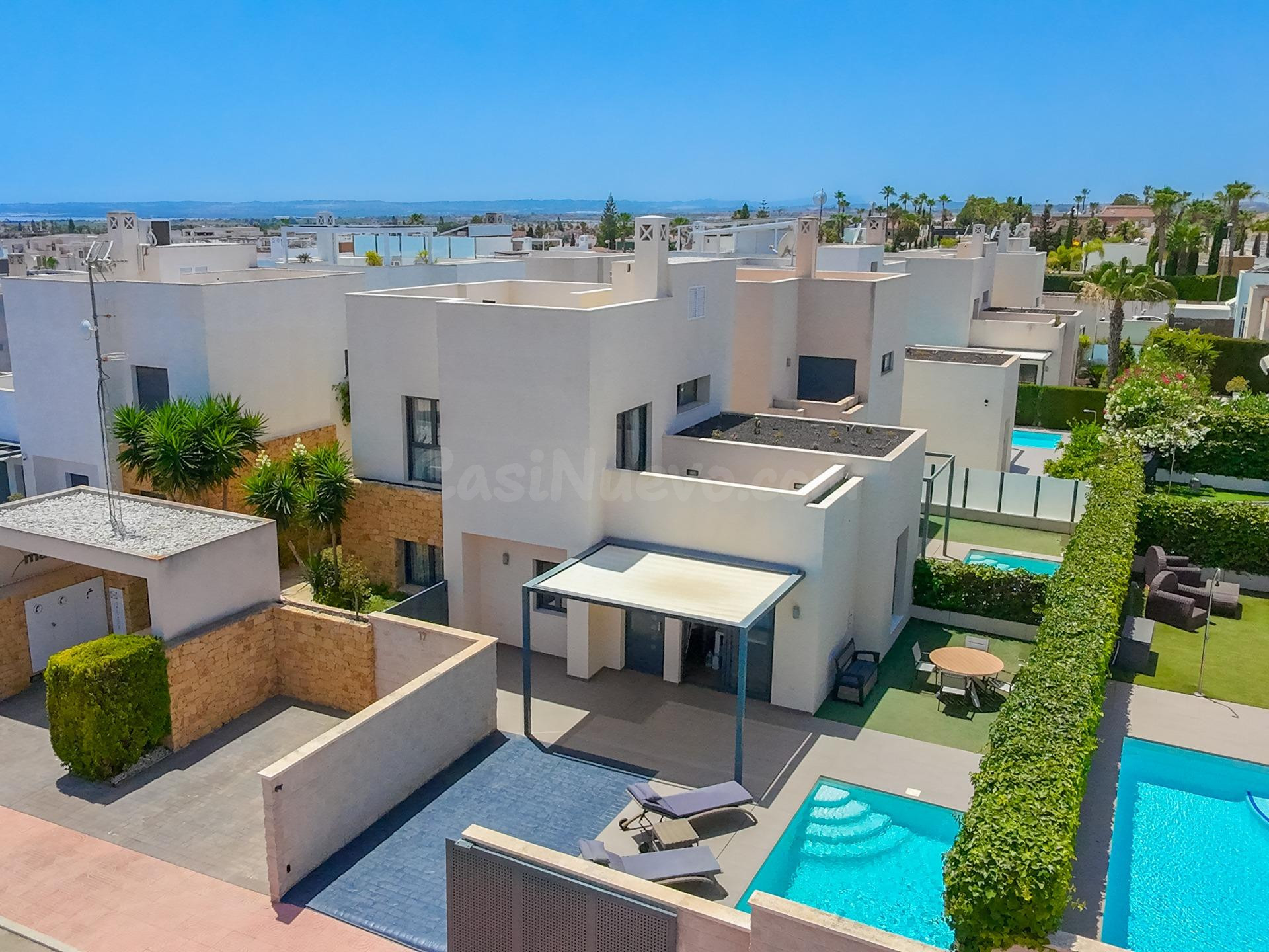VILLA MODERNA CON PISCINA PRIVADA Y ESPECTACULAR SOLARIUM |  - foto 2