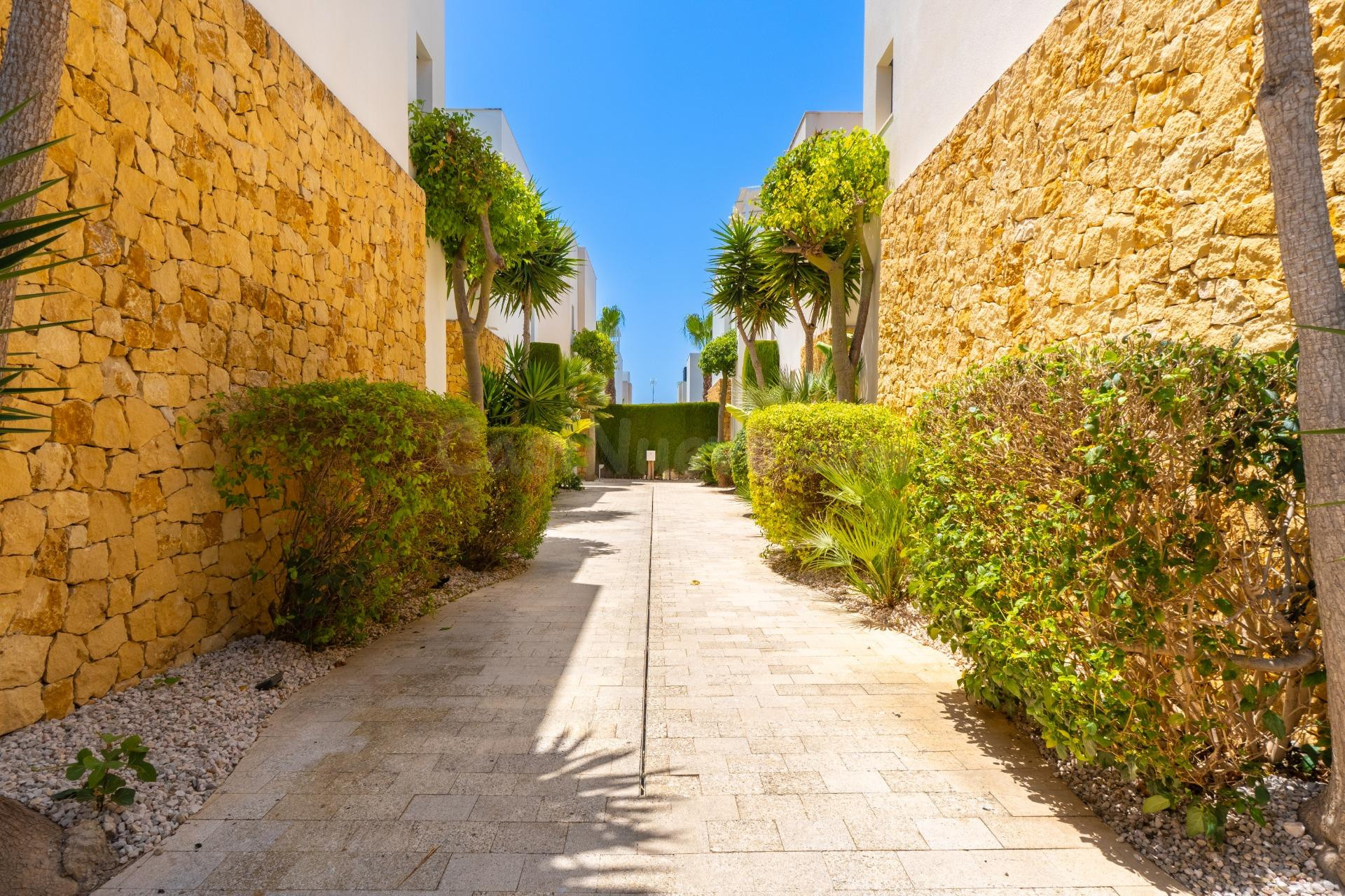 VILLA MODERNA CON PISCINA PRIVADA Y ESPECTACULAR SOLARIUM |  - foto 4