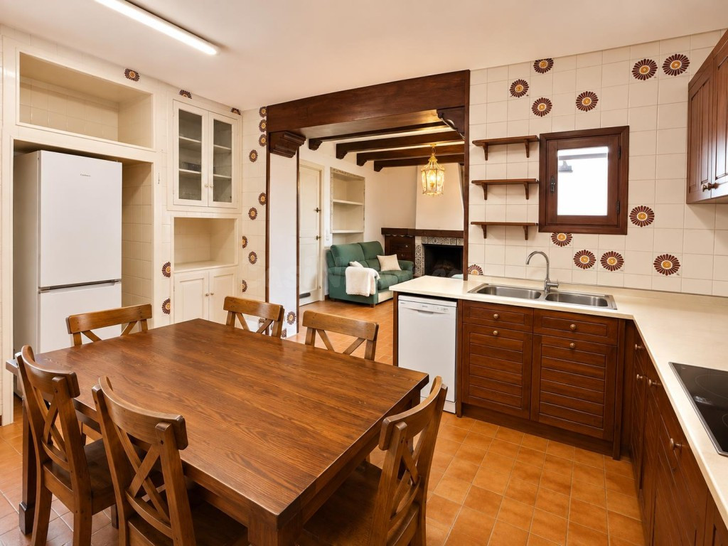 EXTRAORDINARIA VIVIENDA CON 4 habitaciones EN LA ZONA DE EUGENIO GROSS
