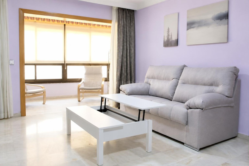 AMPLIO PISO CON 4 habitaciones, 2 BAÑOS, AMUEBLADO. - foto 2