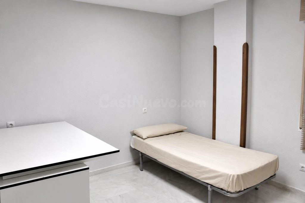 AMPLIO PISO CON 4 habitaciones, 2 BAÑOS, AMUEBLADO. - foto 4