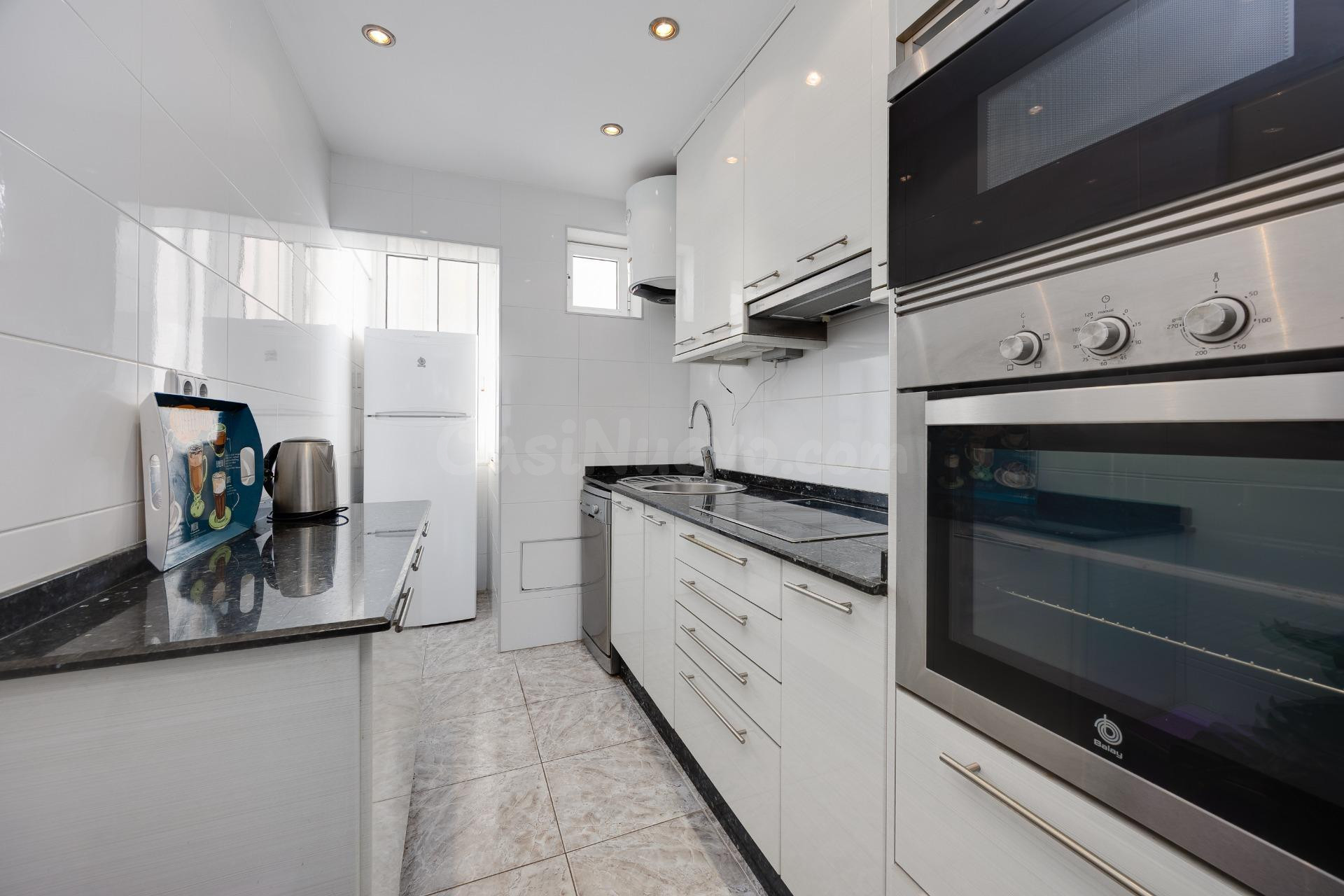 Apartamento de dos dormitorios, en primera línea, con fantás - foto 4