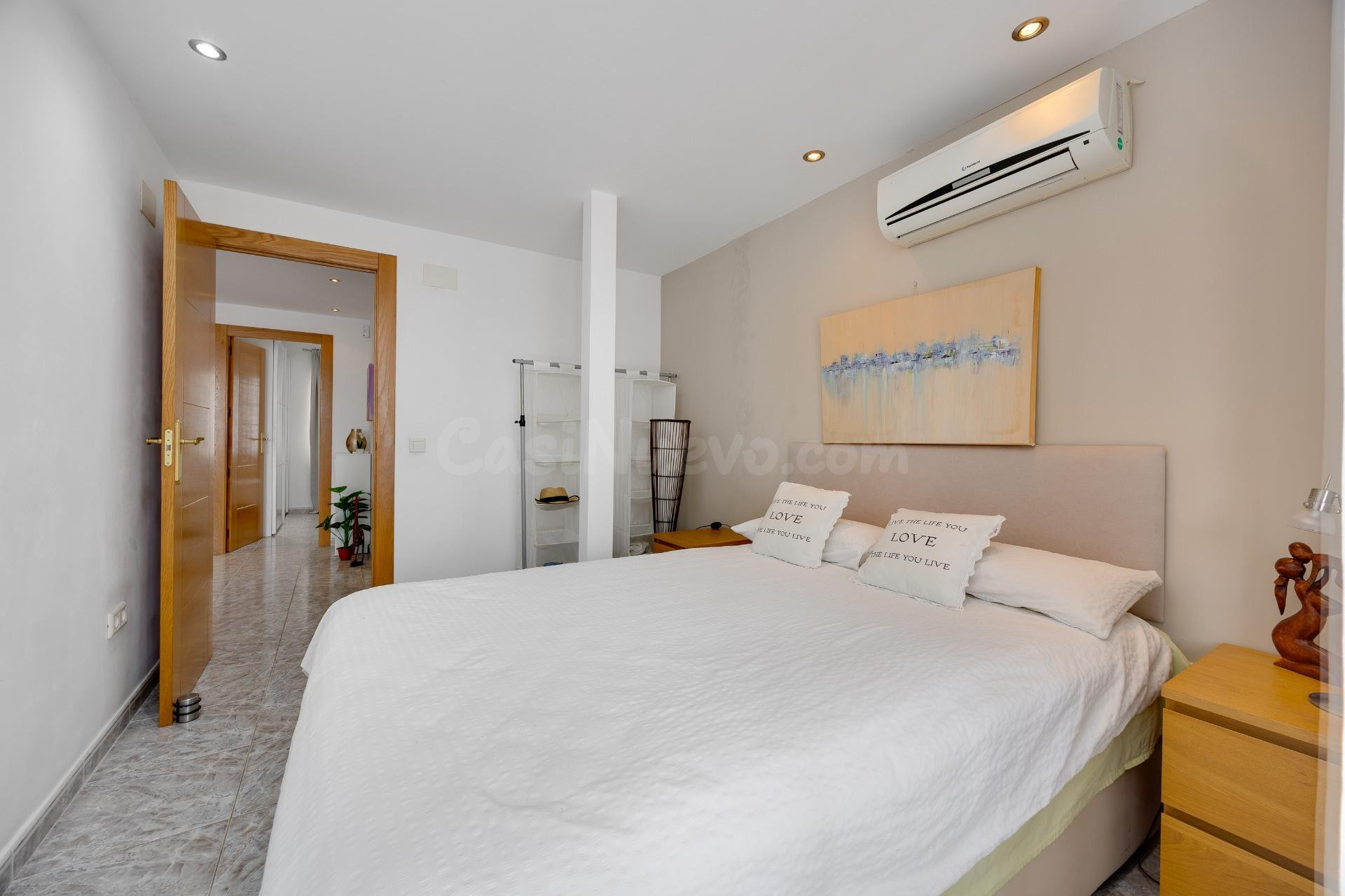 Apartamento de dos dormitorios, en primera línea, con fantás - foto 5