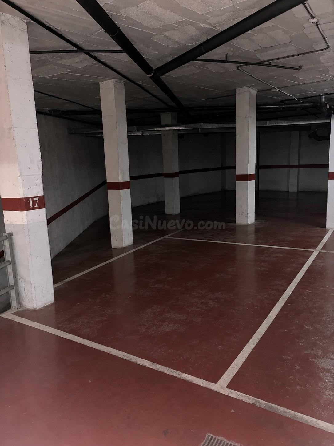 Plazas de garaje en venta en Fra Juníper Serra | Palma - foto 2