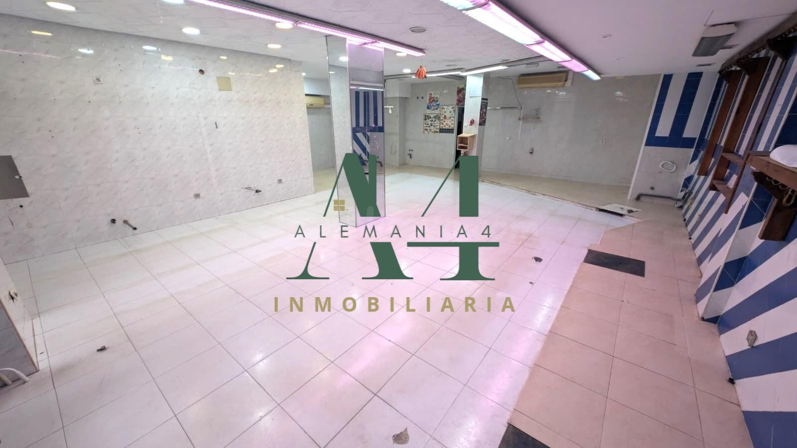 Amplio Local Comercial en el Corazón de Cáceres - Ideal para - foto 5