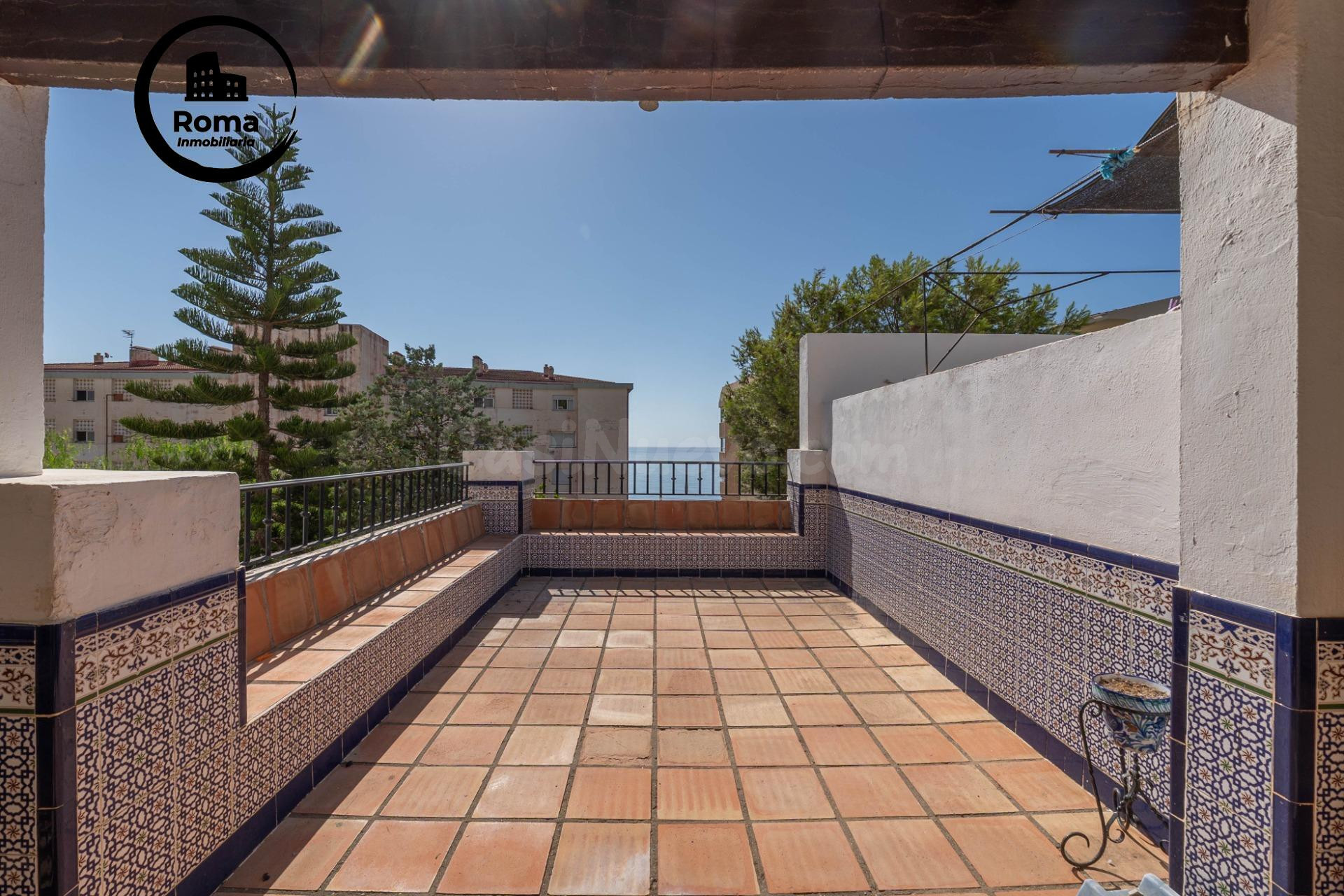 PRECIOSA CASA EN URBANIZACION PRIVADA VELILLA ALMUÑECAR PLAY