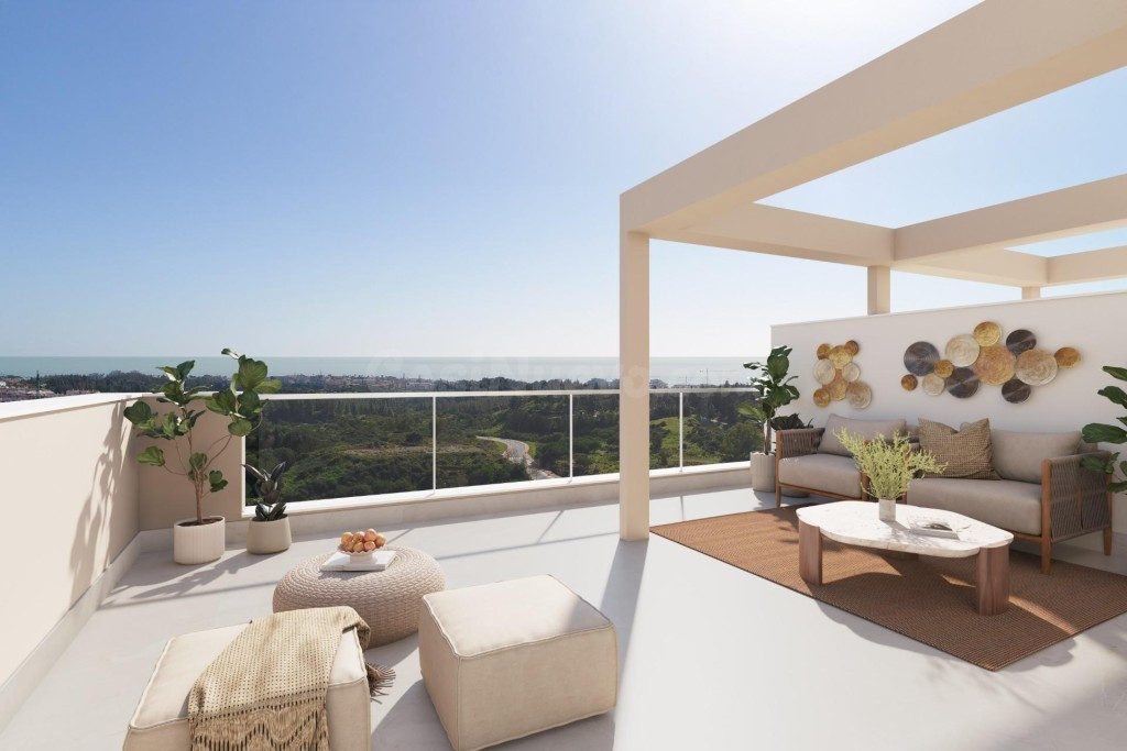 Atico DUPLEX a ESTRENAR , con 3 dorm., amplia terraza y solarium, VISTAS AL MAR. En Mijas Costa, cerca del MAR, GOLF y MONTAÑAS!!!