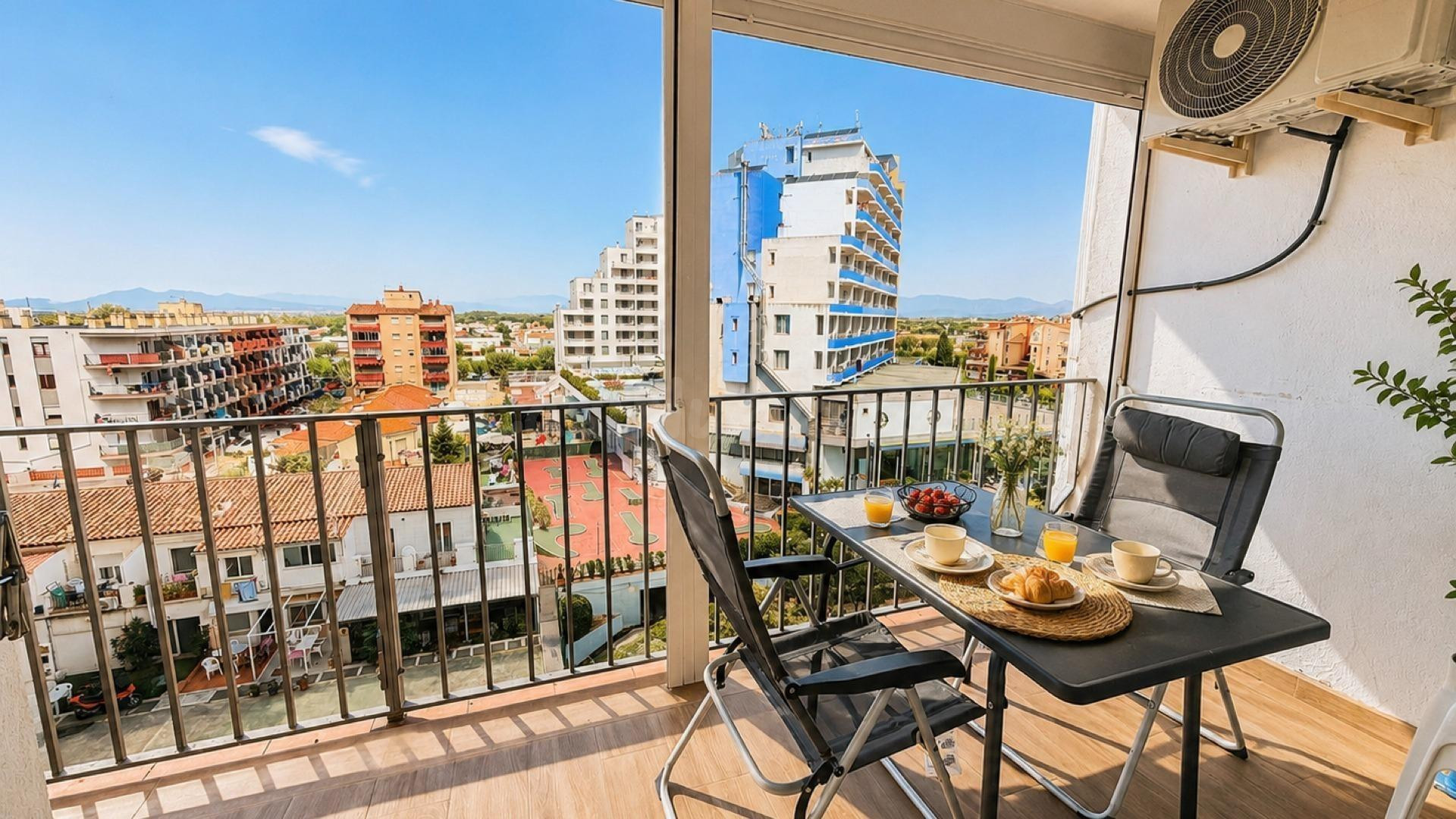 Apartamento reformado a 100 m del mar con licencia turística