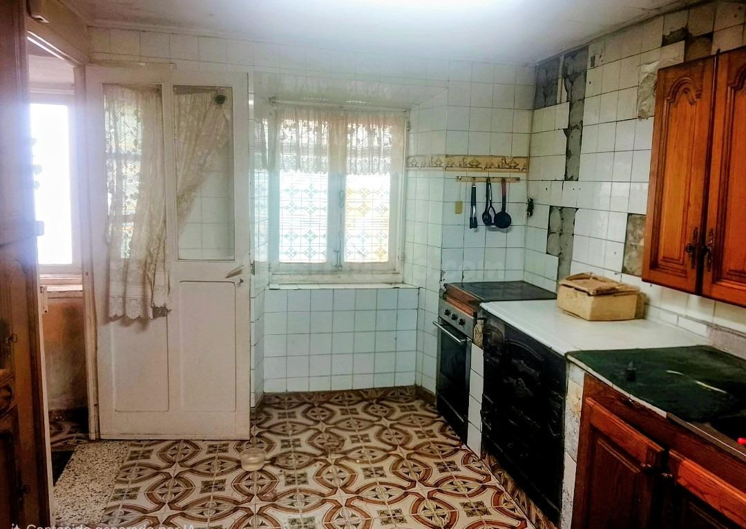 Casa de pueblo con gran potencial - foto 3