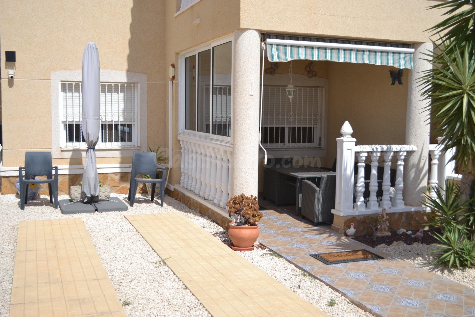 Planta baja 4 habitaciones 70m² en venta - Las Filipinas