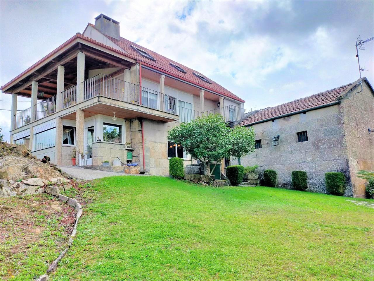 Maravilloso chalet independiente en Amoeiro