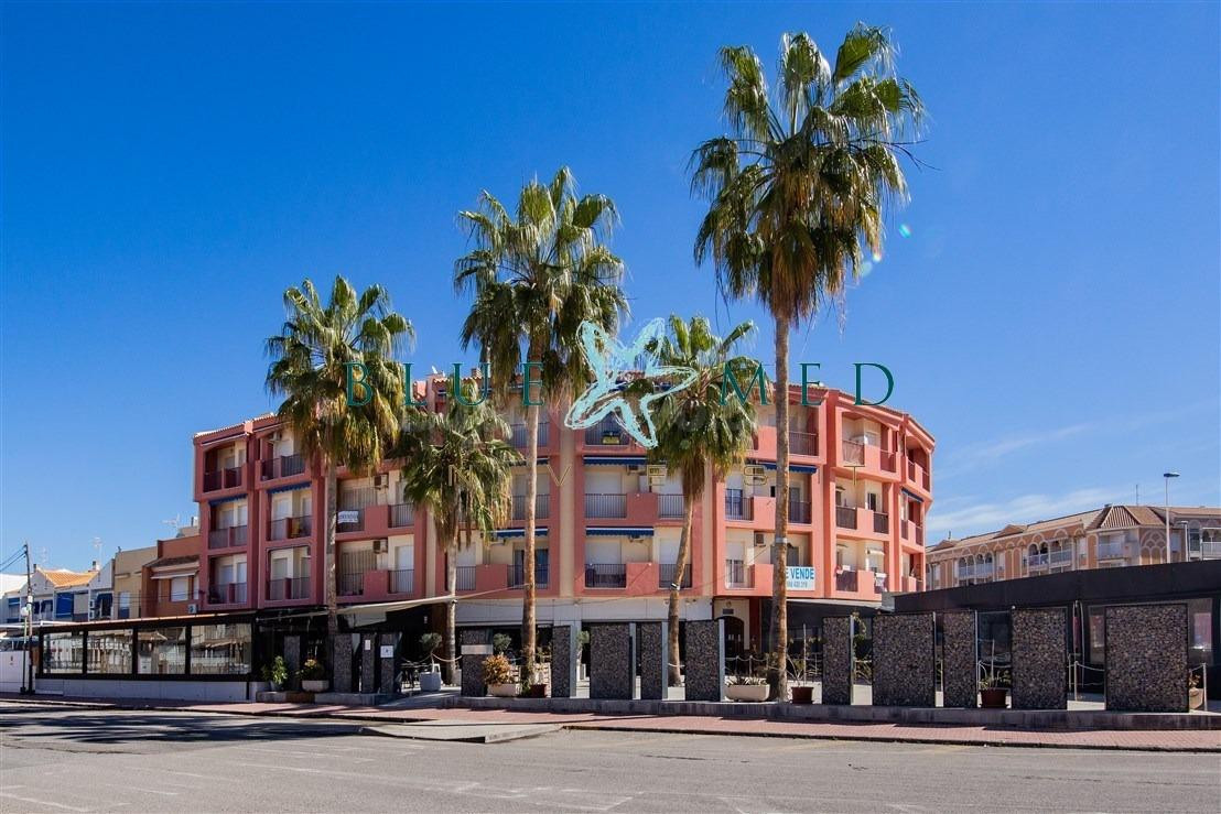 LOCAL COMERCIAL CON NEGOCIO EN ACTIVO Y EQUIPAMIENTO EN PUERTO DE MAZARRÓN