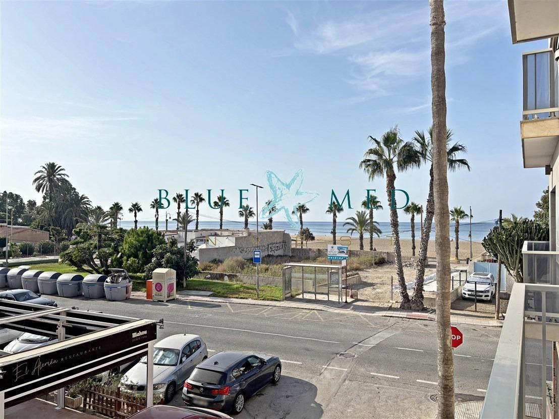 APARTAMENTO A 1 MINUTO DE LA PLAYA Y CON VISTAS AL MAR EN BO - foto 2