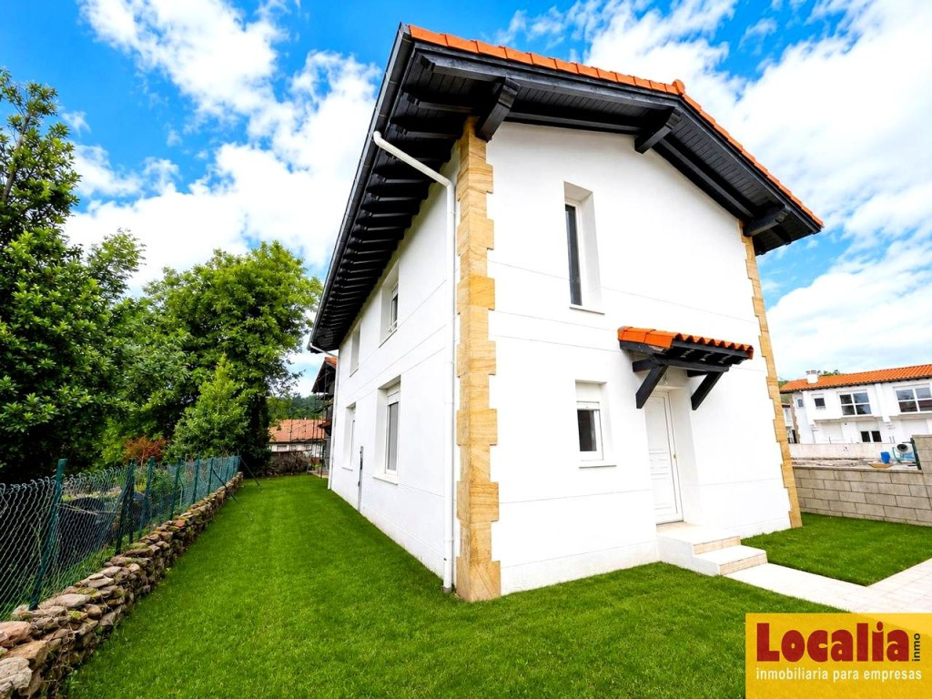 Chalet pareado con jardín en Argomilla de Cayón - foto 4
