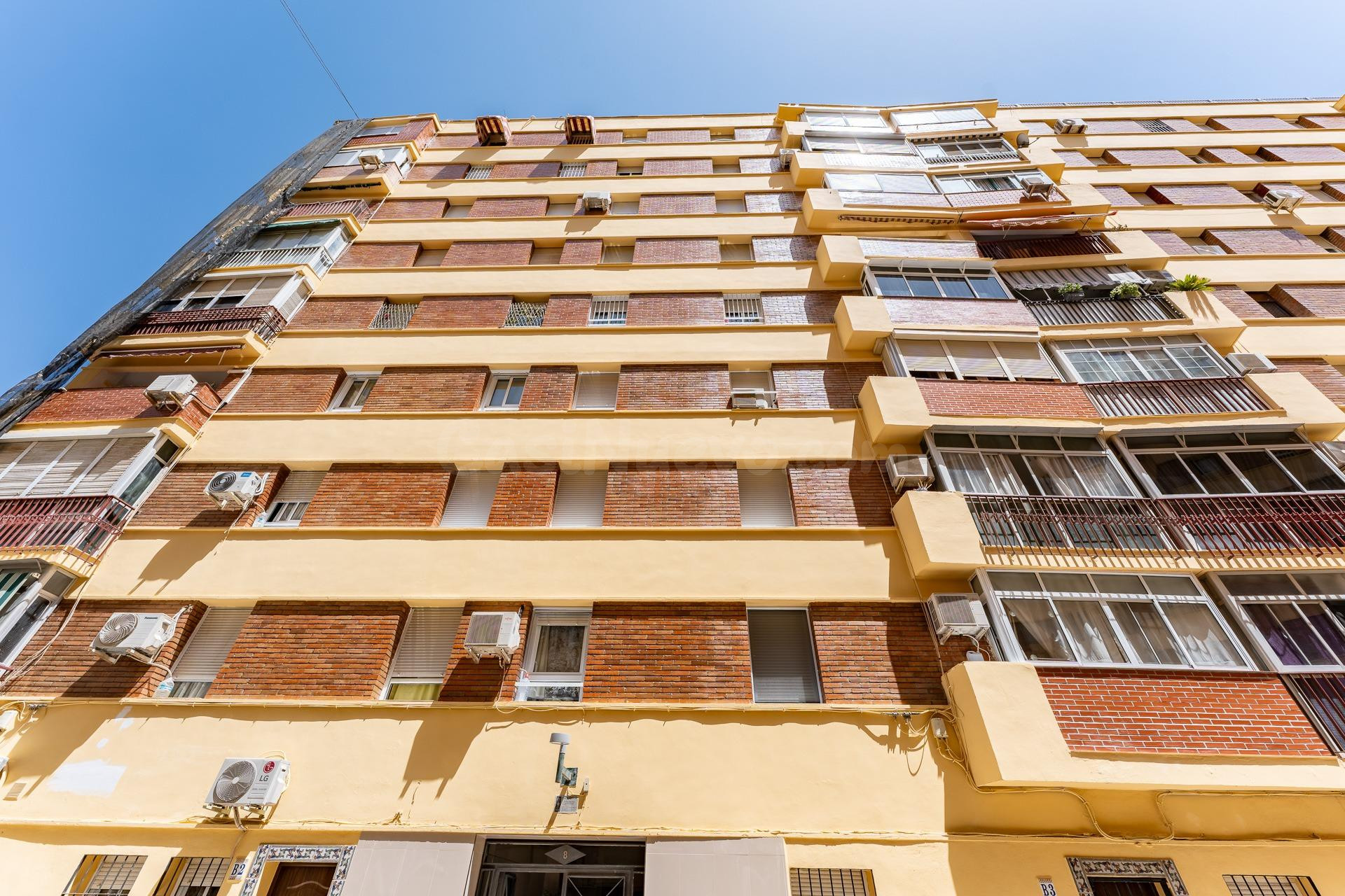 Piso 3 habitaciones, sexta planta Virgen de Belén