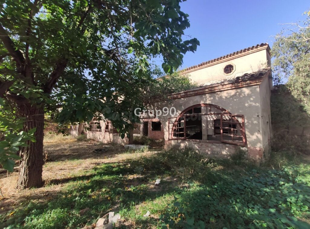 GRAN PARCELA CON INMUEBLES DIVERSOS EN LLIVIA IDEAL PARA RES - foto 4