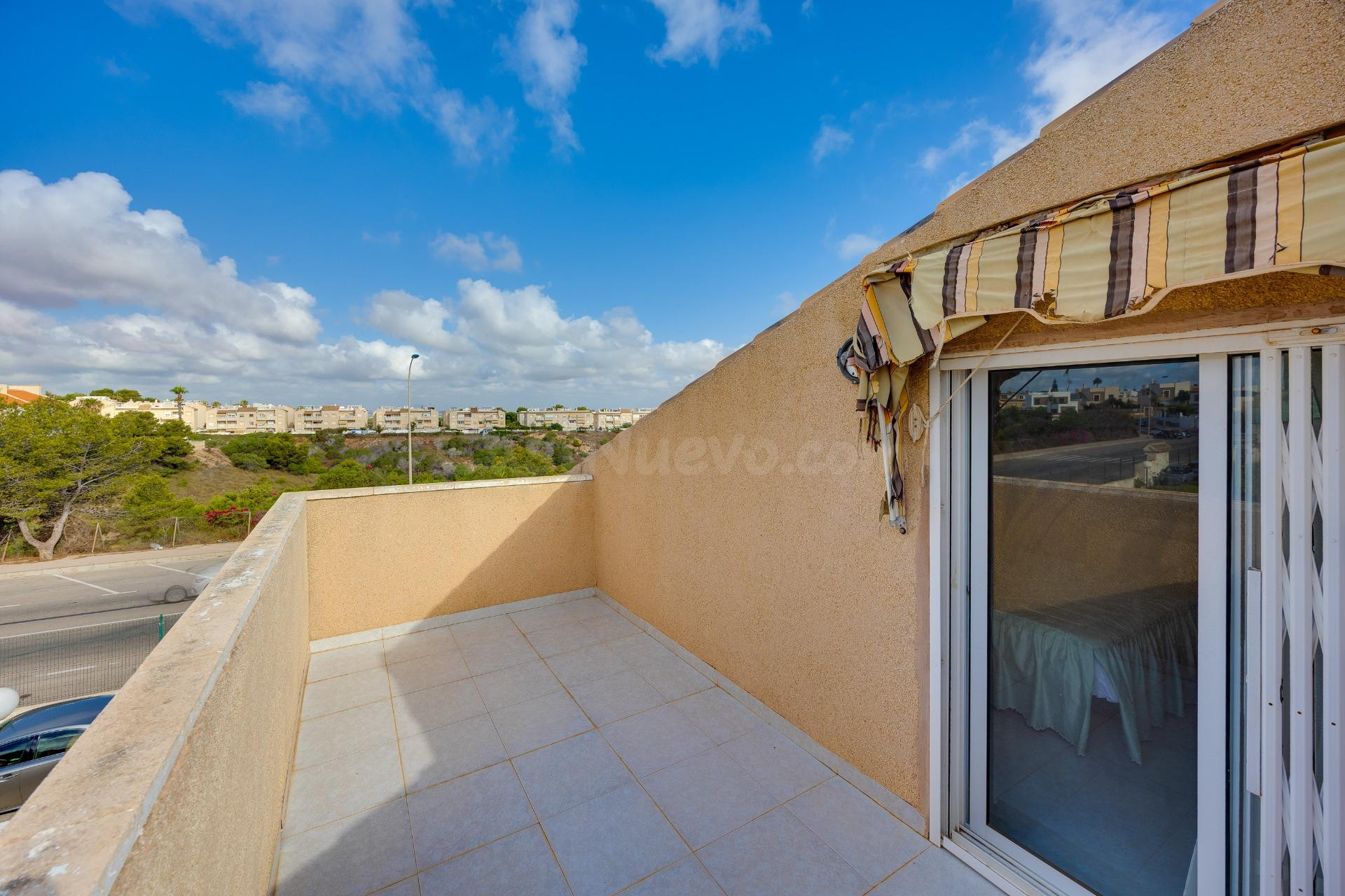 Bungalow planta alta de 3 dormitorios con piscina y plaza de - foto 3