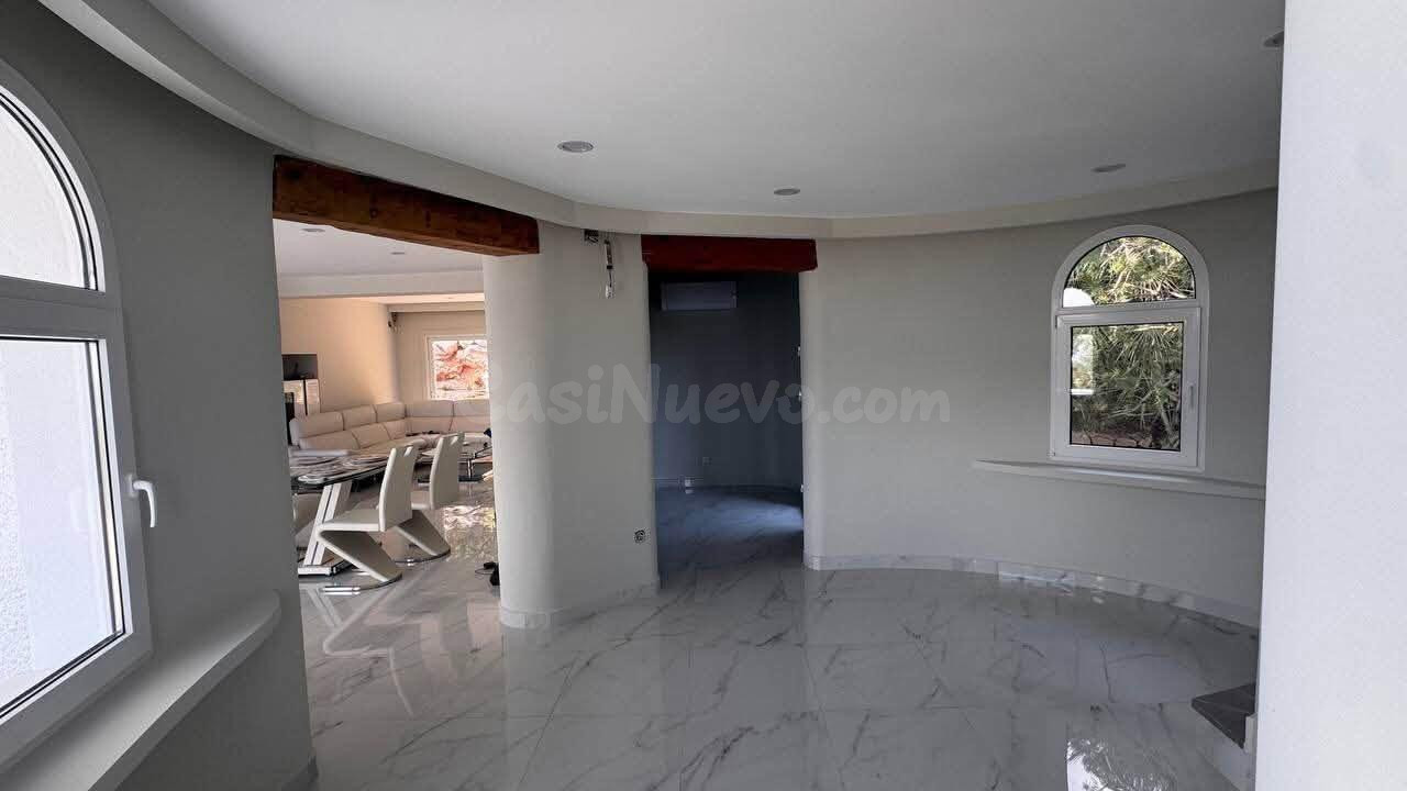 Casa 3 habitaciones 236m² en venta - Zona de Mascarat - foto 4
