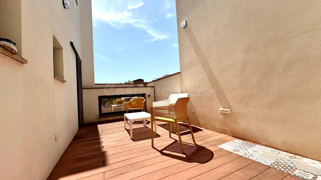 Casa moderna de cuatro plantas con amplias terrazas y garaje para dos vehículos en Manacor - foto 5
