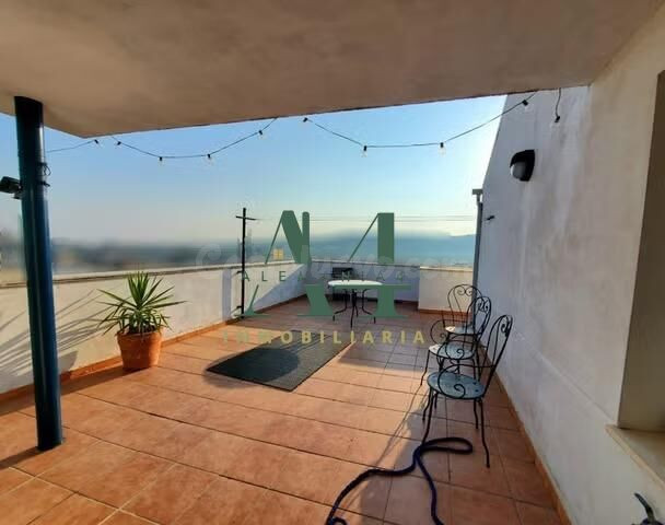 Exclusivo Ático Dúplex en Cáceres - Espacio y Confort