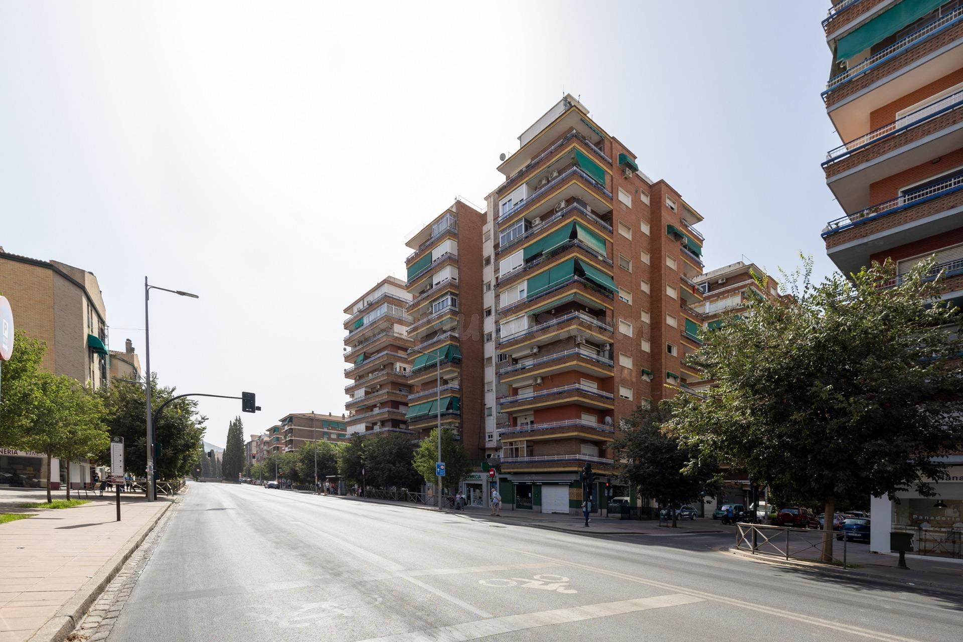 ¡Oportunidad Única! Piso en La Chana por solo 180.000€ ✨