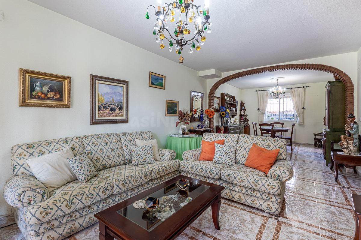 Casa en Ogijares con piscina comunitaria. - foto 5