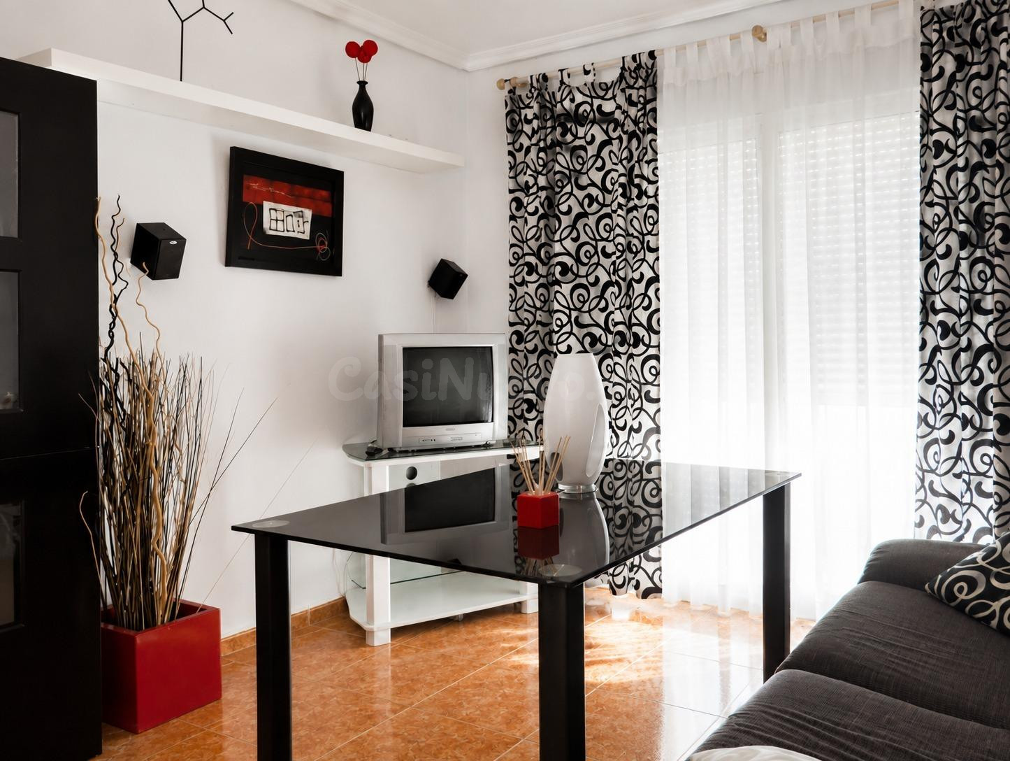 Piso de 3 dormitorios y 2 baños con balcón y vistas abiertas - foto 2