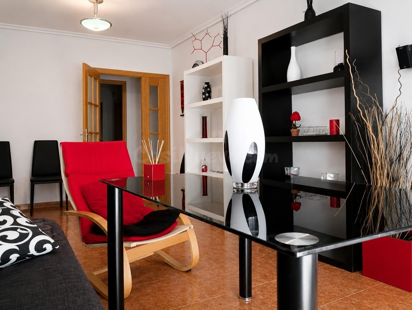 Piso de 3 dormitorios y 2 baños con balcón y vistas abiertas - foto 3